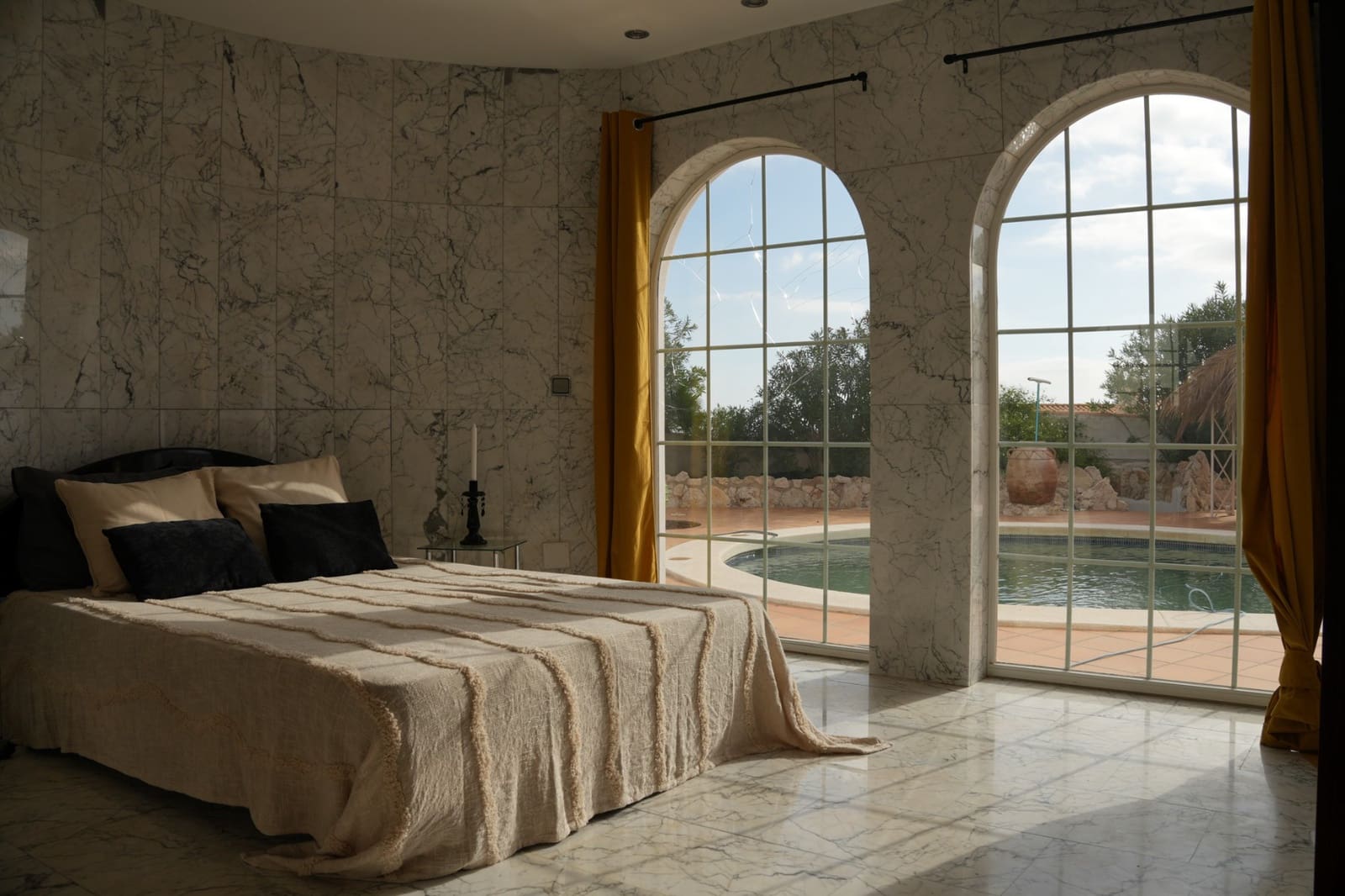 4 bedroom Villa for sale in Altea with pool garage - € 1,600,000 (Ref: 9329579)