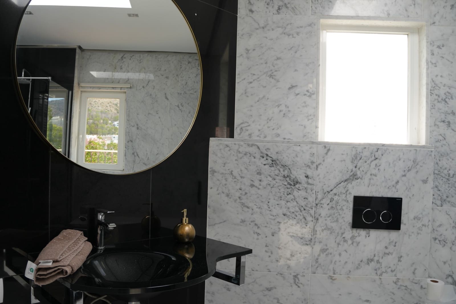 4 bedroom Villa for sale in Altea with pool garage - € 1,600,000 (Ref: 9329579)