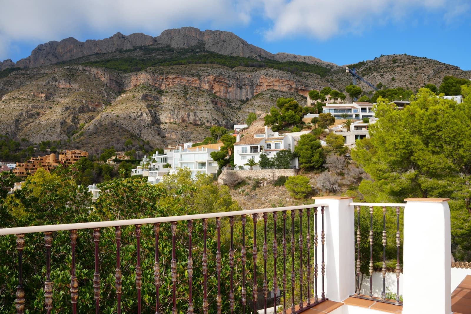 4 bedroom Villa for sale in Altea with pool garage - € 1,600,000 (Ref: 9329579)