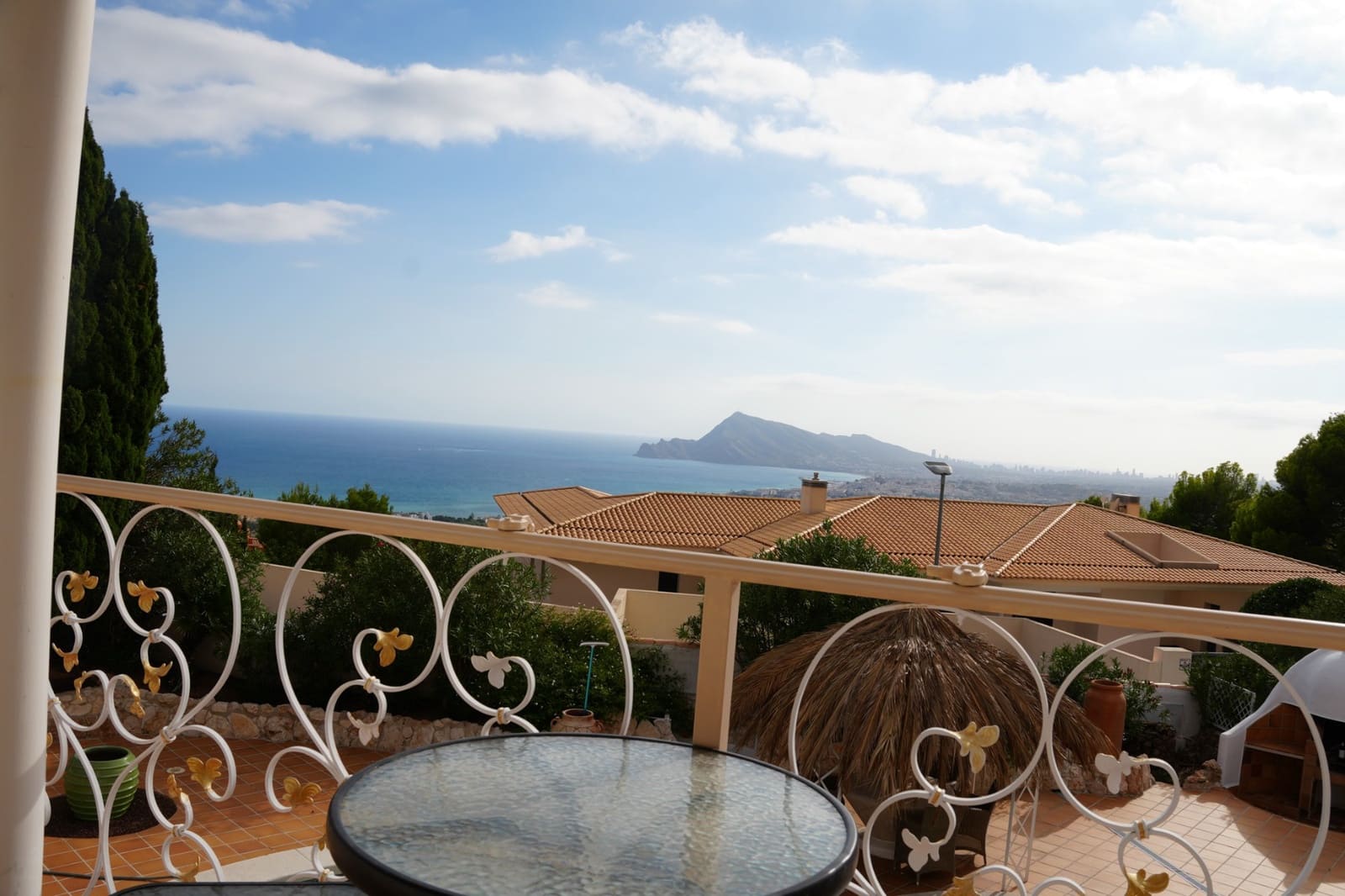 4 bedroom Villa for sale in Altea with pool garage - € 1,600,000 (Ref: 9329579)