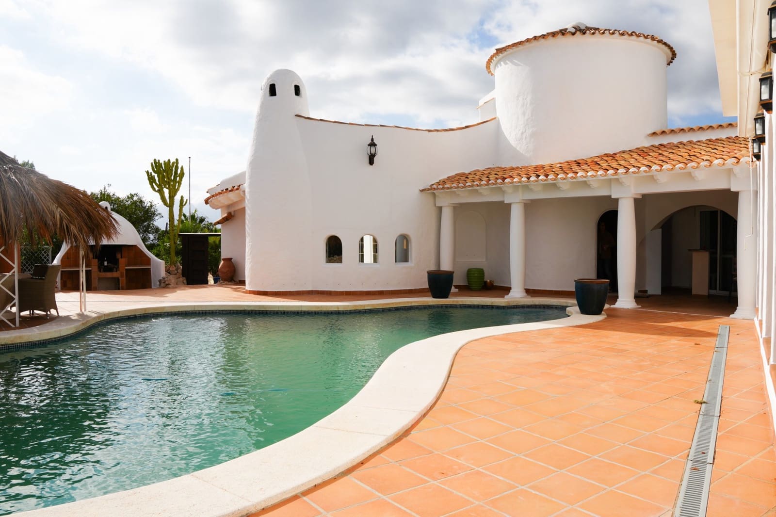 4 bedroom Villa for sale in Altea with pool garage - € 1,600,000 (Ref: 9329579)