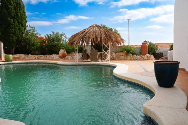 4 bedroom Villa for sale in Altea with pool garage - € 1,600,000 (Ref: 9329579)