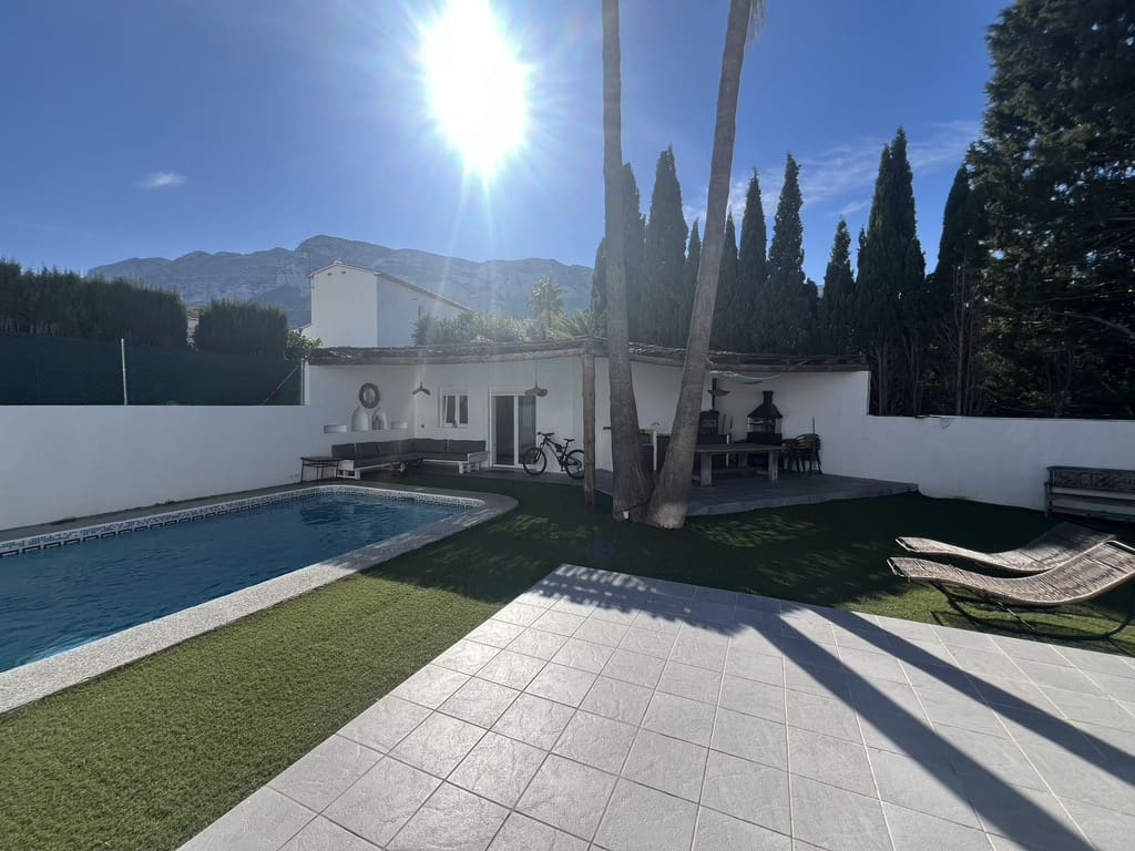 5 slaapkamer Villa te koop in Denia met zwembad garage - € 850.000 (Ref: 9384839)