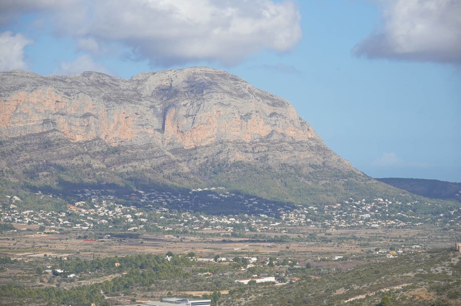 4 bedroom Villa for sale in Pedreguer with pool - € 680,000 (Ref: 9388521)