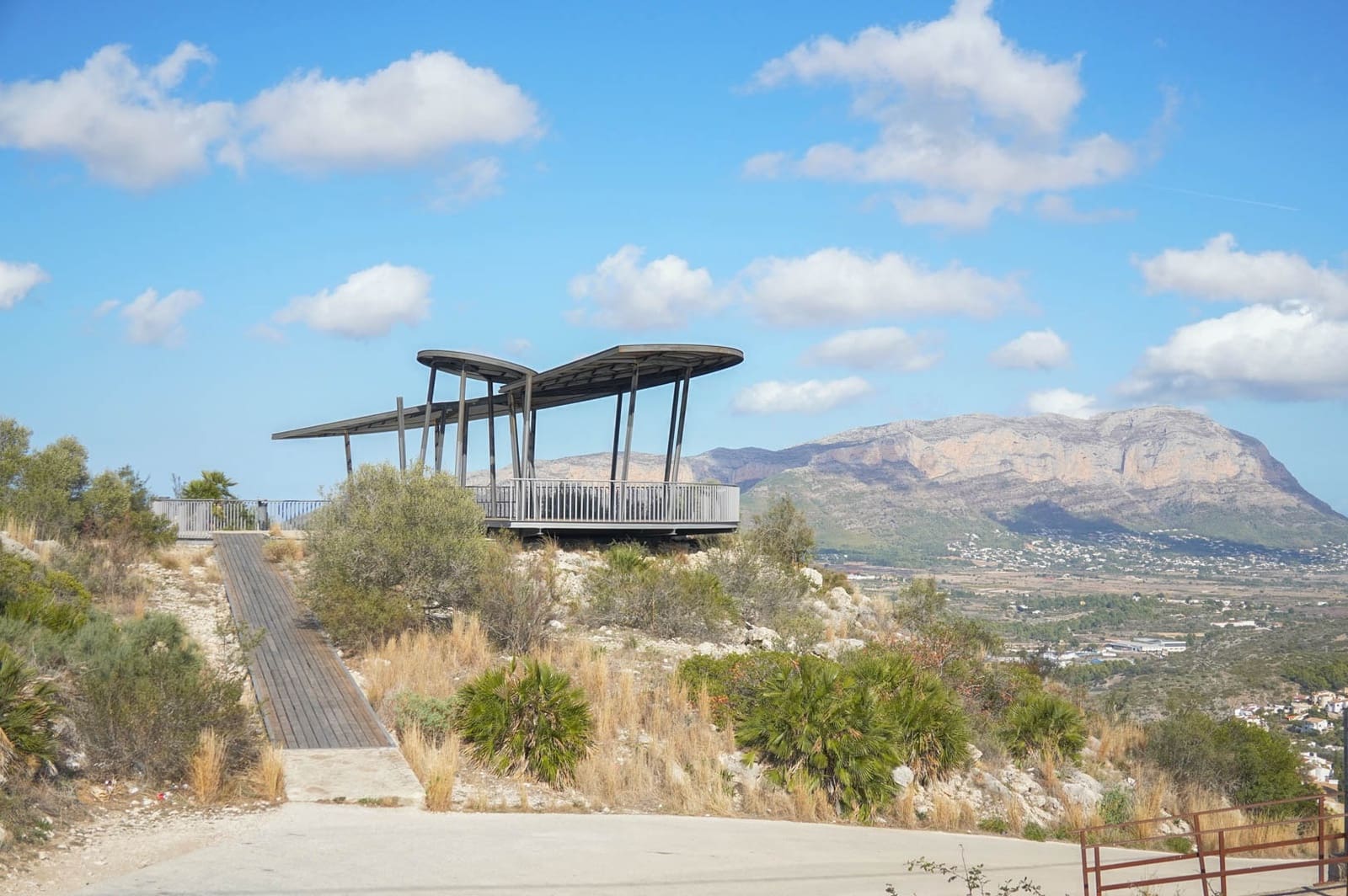 4 bedroom Villa for sale in Pedreguer with pool - € 680,000 (Ref: 9388521)