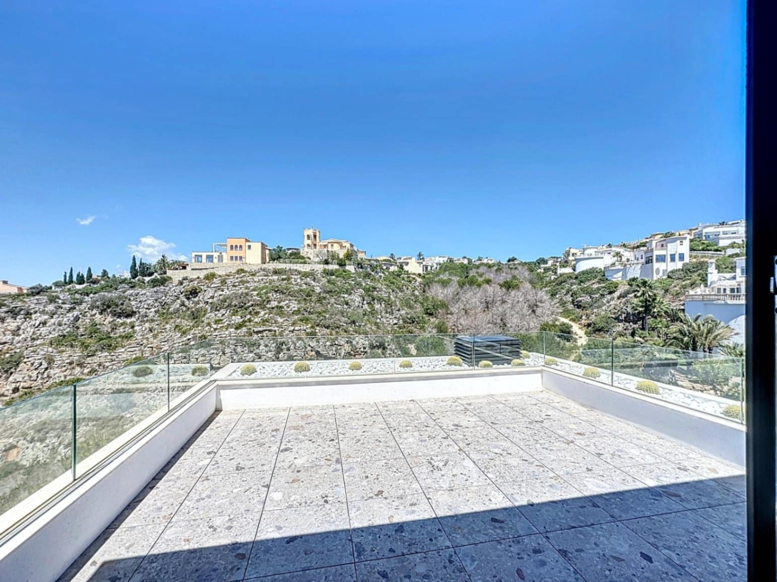 3 bedroom Villa for sale in Benitachell / Benitatxell with pool - € 2,350,000 (Ref: 9402603)