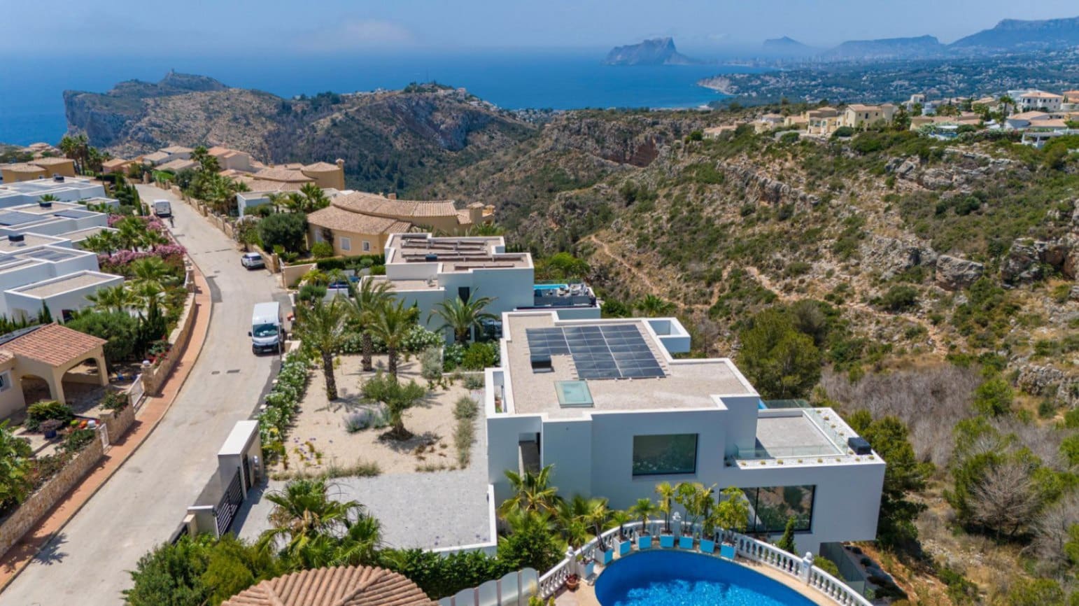 3 bedroom Villa for sale in Benitachell / Benitatxell with pool - € 2,350,000 (Ref: 9402603)