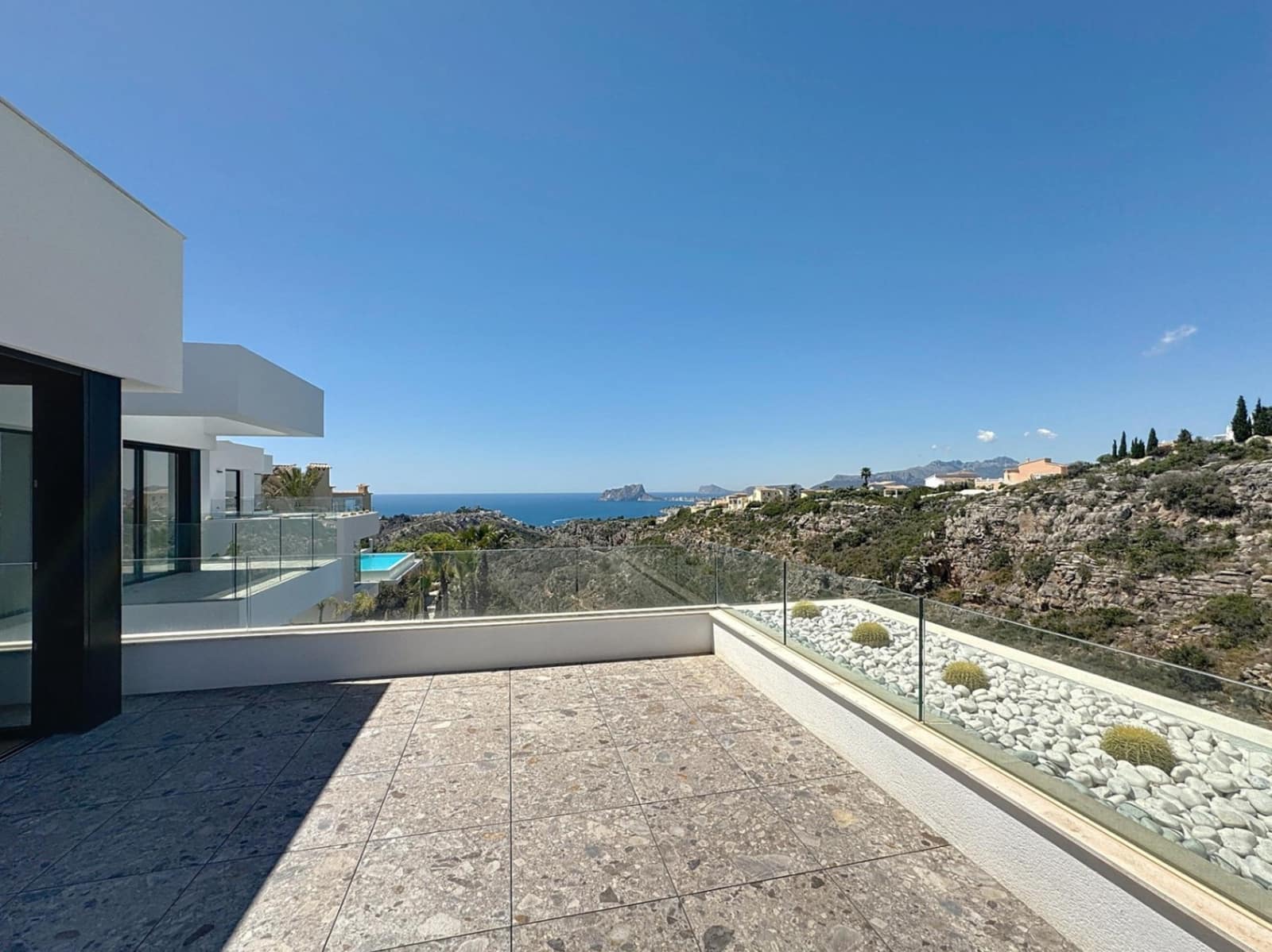 3 bedroom Villa for sale in Benitachell / Benitatxell with pool - € 2,350,000 (Ref: 9402603)