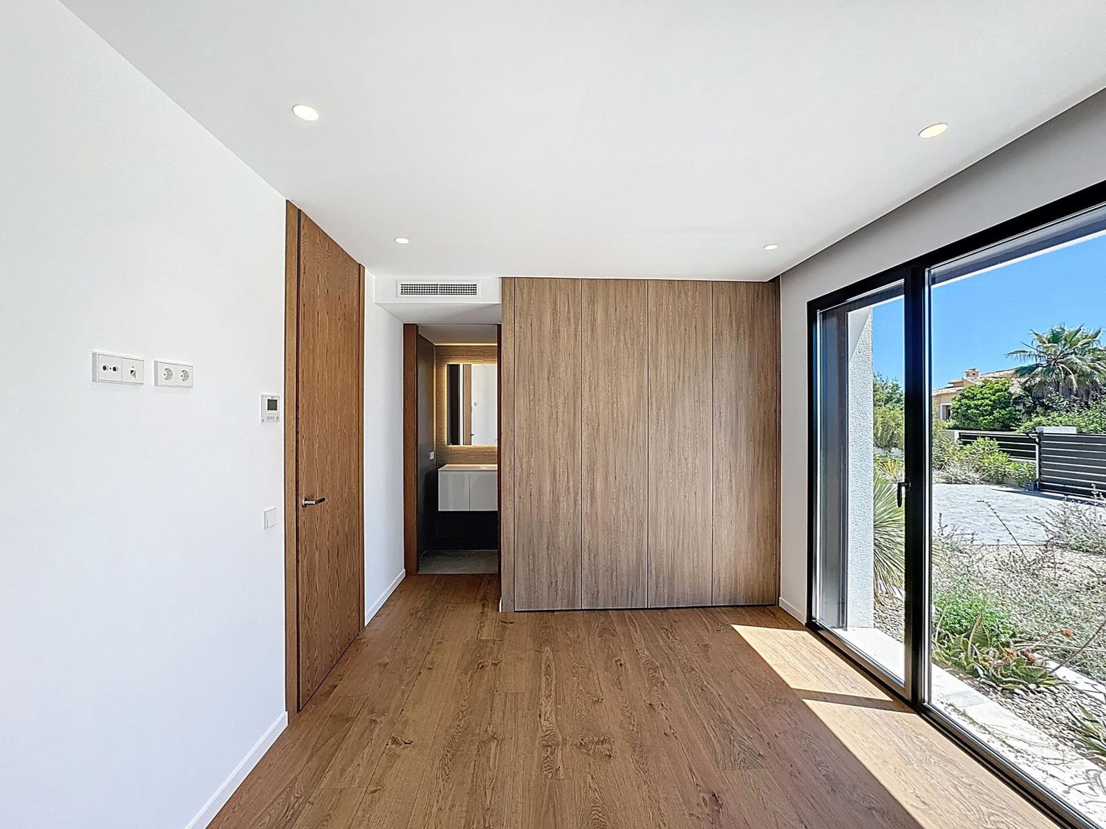 3 bedroom Villa for sale in Benitachell / Benitatxell with pool - € 2,350,000 (Ref: 9402603)