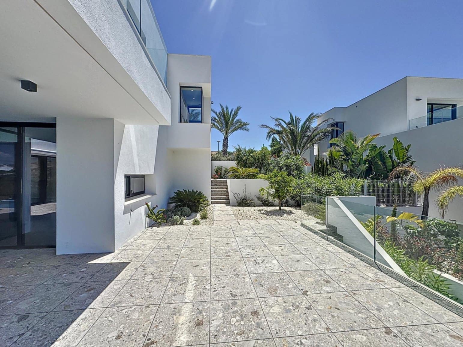 3 bedroom Villa for sale in Benitachell / Benitatxell with pool - € 2,350,000 (Ref: 9402603)
