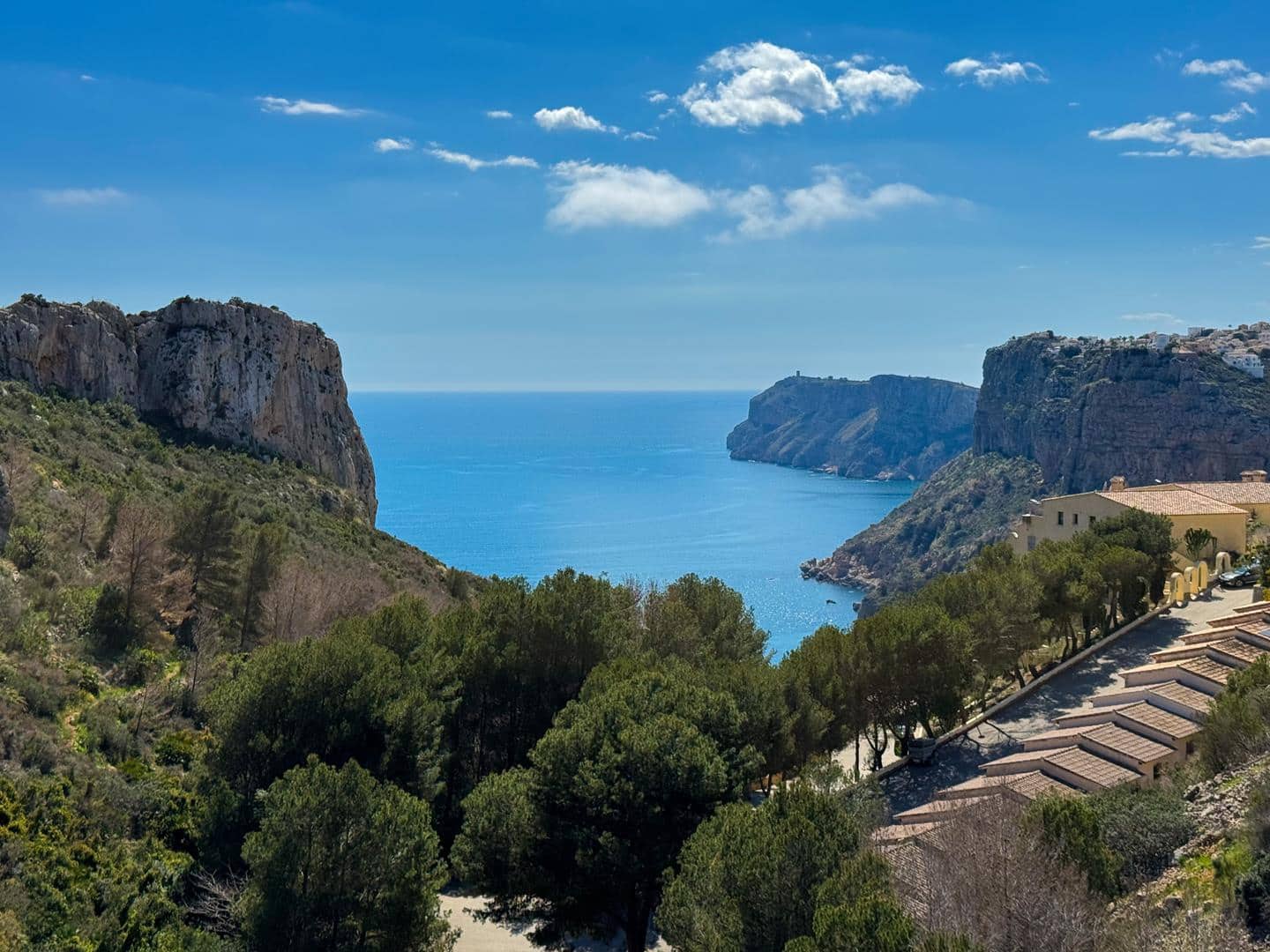 4 bedroom Villa for sale in Benitachell / Benitatxell with pool - € 495,000 (Ref: 9402604)