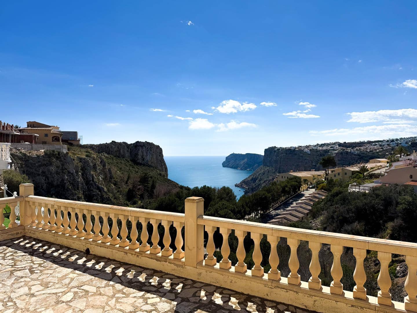 4 bedroom Villa for sale in Benitachell / Benitatxell with pool - € 495,000 (Ref: 9402604)