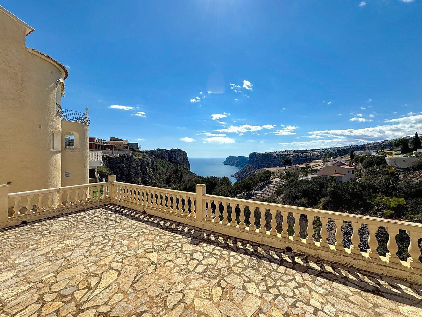 4 bedroom Villa for sale in Benitachell / Benitatxell with pool - € 495,000 (Ref: 9402604)