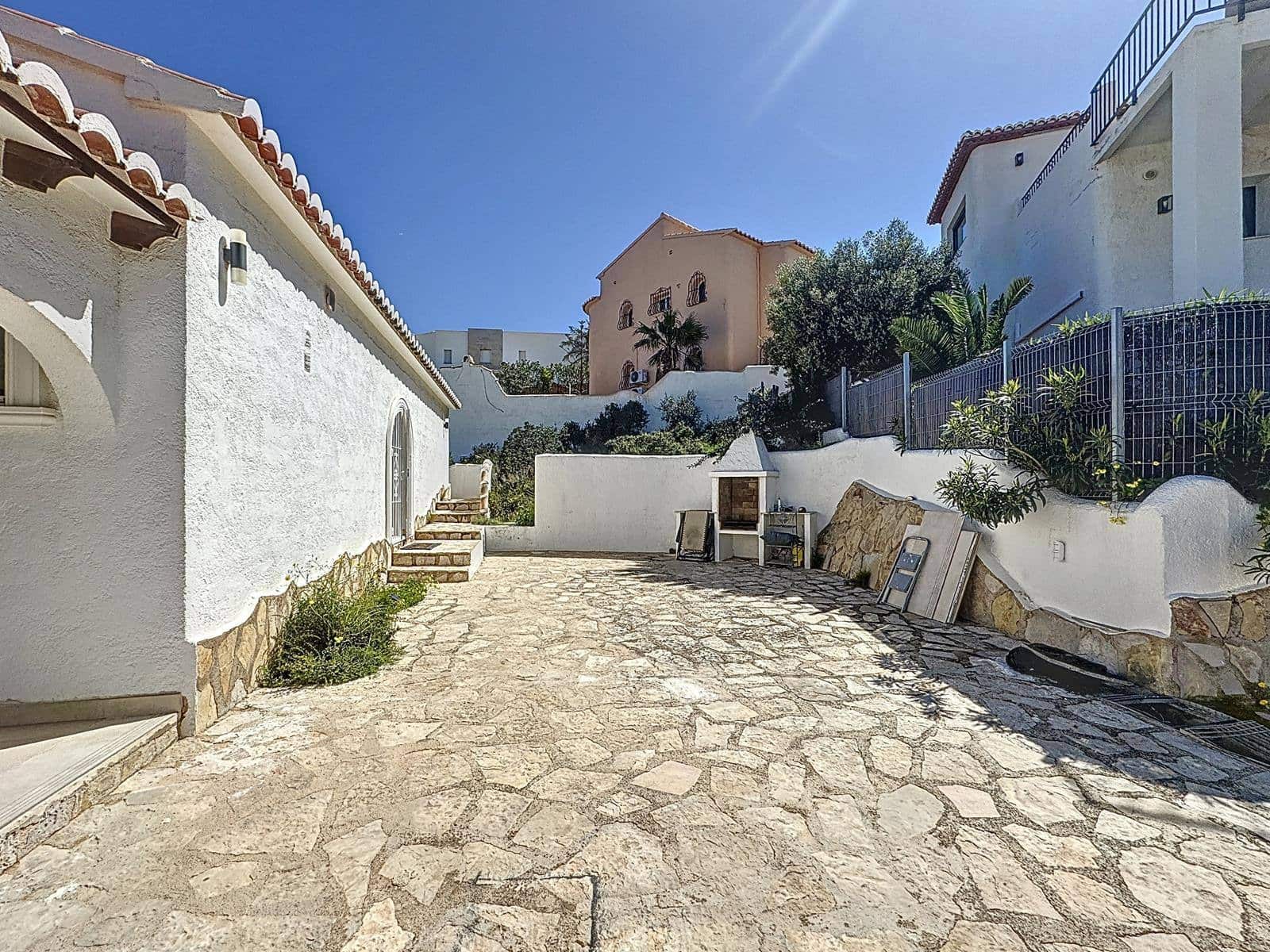 4 bedroom Villa for sale in Benitachell / Benitatxell with pool - € 765,000 (Ref: 9402605)