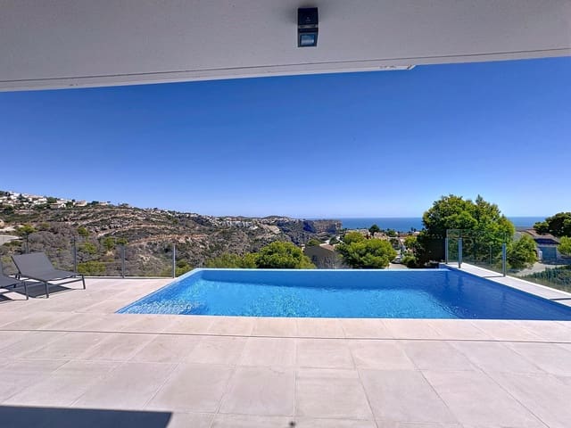 Chalet de 4 habitaciones en Benitachell / Benitatxell en venta con piscina - 1.395.000 € (Ref: 9402611)