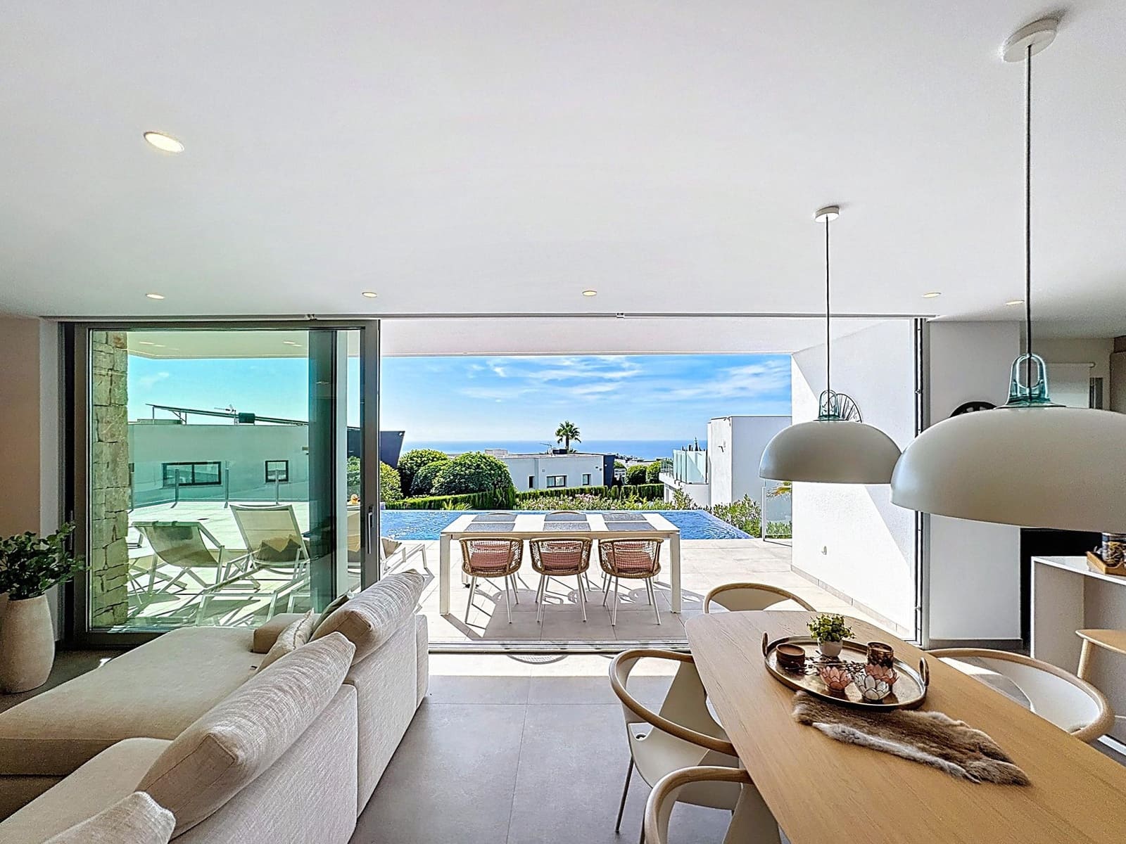 3 bedroom Villa for sale in Benitachell / Benitatxell with pool - € 1,350,000 (Ref: 9402612)