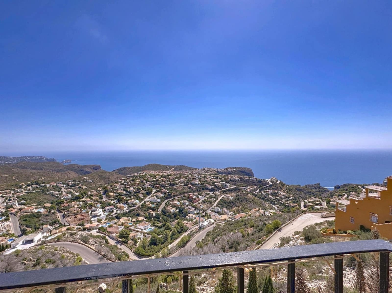 2 bedroom Apartment for sale in Benitachell / Benitatxell with pool - € 260,000 (Ref: 9402613)