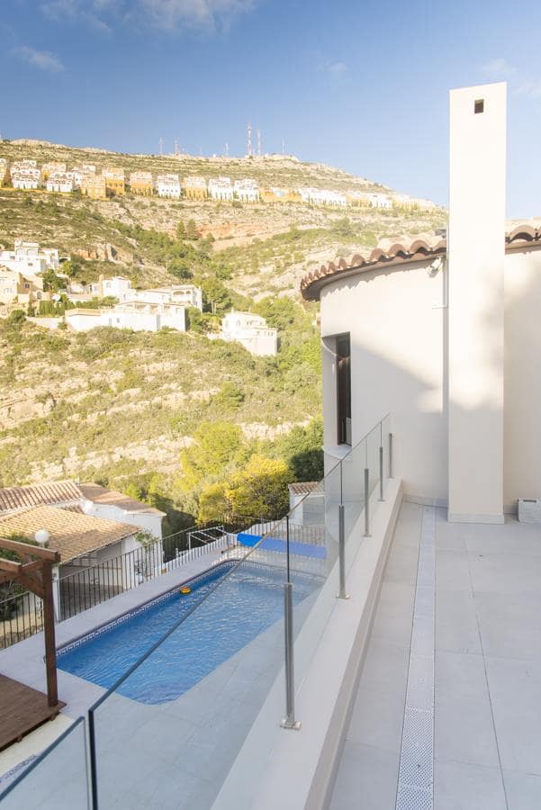 4 quarto Moradia para venda em Benitachell / Benitatxell com piscina - 749 000 € (Ref: 9404708)