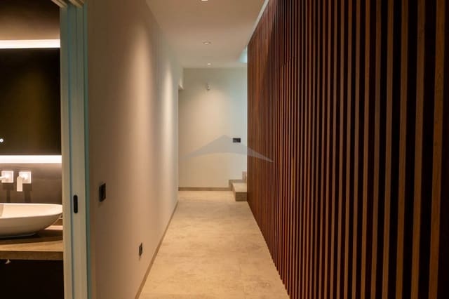 4 slaapkamer Villa te koop in Benissa met zwembad - € 1.370.000 (Ref: 9414613)