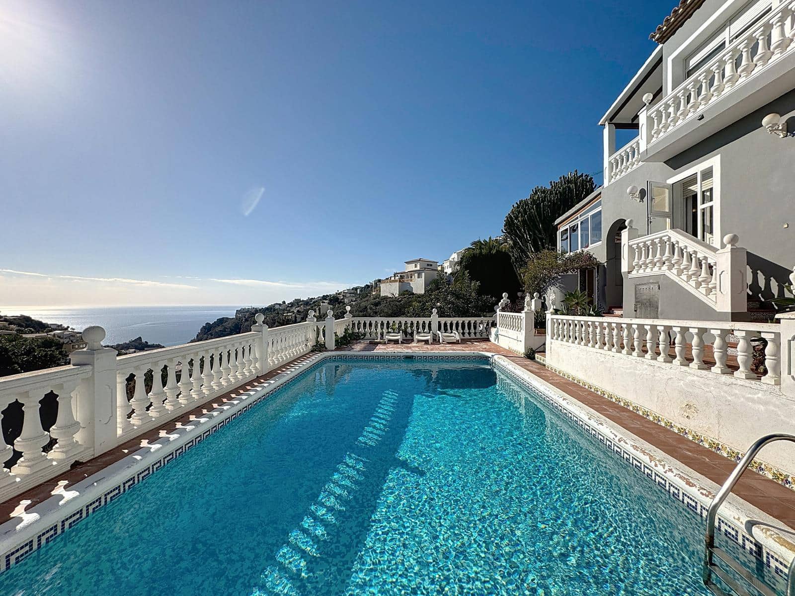 Chalet de 3 habitaciones en Benitachell / Benitatxell en venta con piscina - 680.000 € (Ref: 9417786)