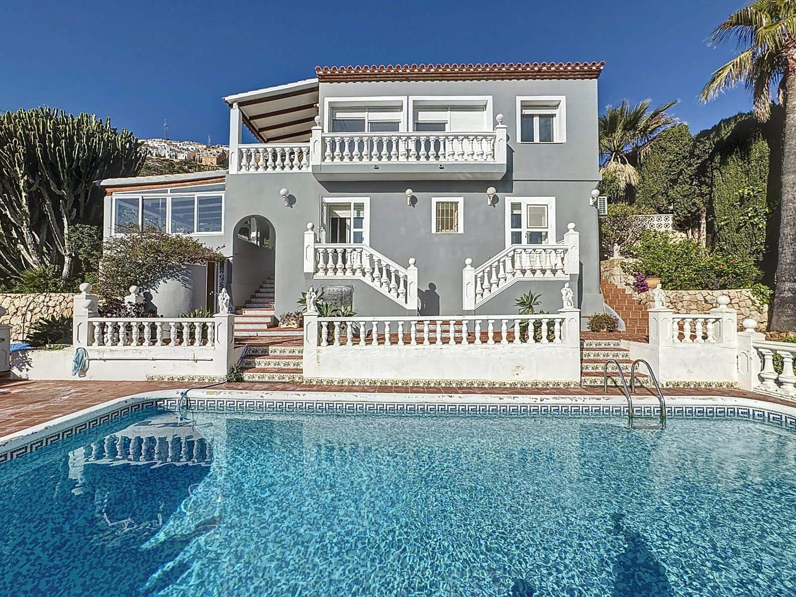 Chalet de 3 habitaciones en Benitachell / Benitatxell en venta con piscina - 680.000 € (Ref: 9417786)