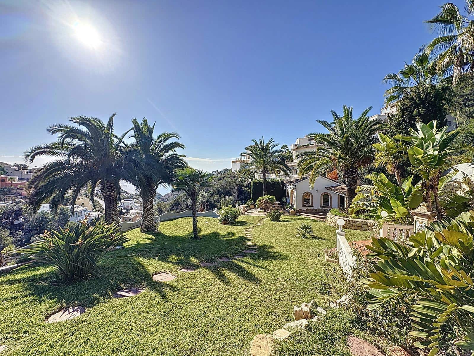 Chalet de 3 habitaciones en Benitachell / Benitatxell en venta con piscina - 680.000 € (Ref: 9417786)