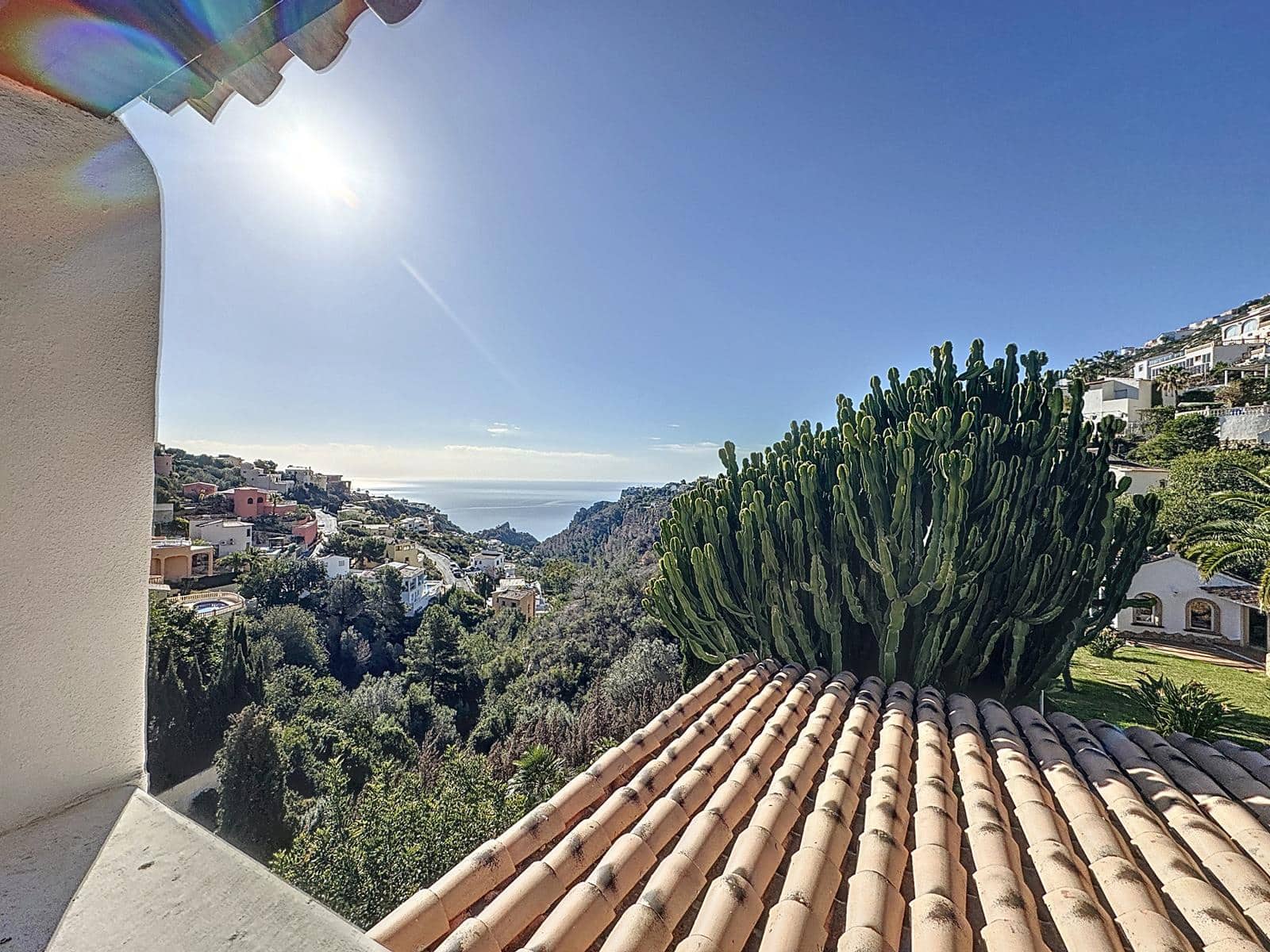 Chalet de 3 habitaciones en Benitachell / Benitatxell en venta con piscina - 680.000 € (Ref: 9417786)