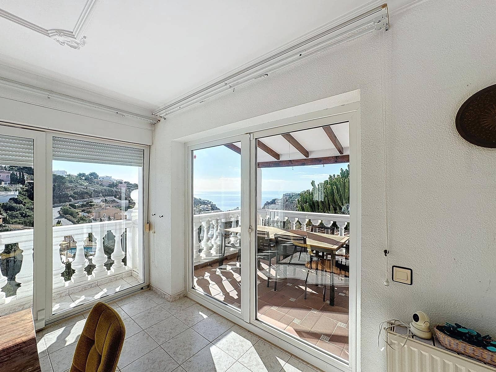 Chalet de 3 habitaciones en Benitachell / Benitatxell en venta con piscina - 680.000 € (Ref: 9417786)