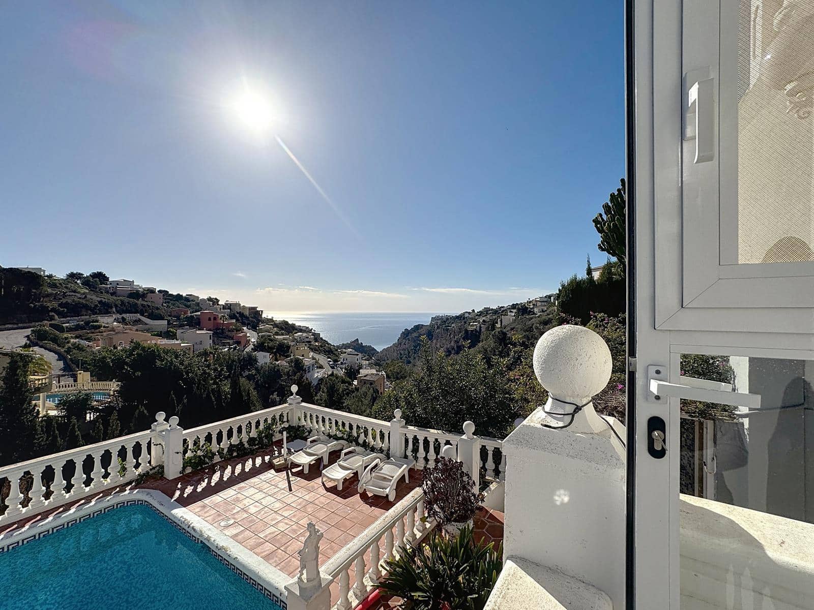 Chalet de 3 habitaciones en Benitachell / Benitatxell en venta con piscina - 680.000 € (Ref: 9417786)