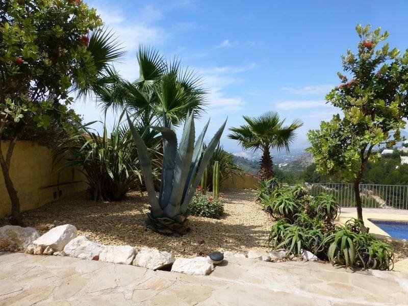 3 bedroom Villa for sale in Benitachell / Benitatxell with pool - € 695,000 (Ref: 9428994)