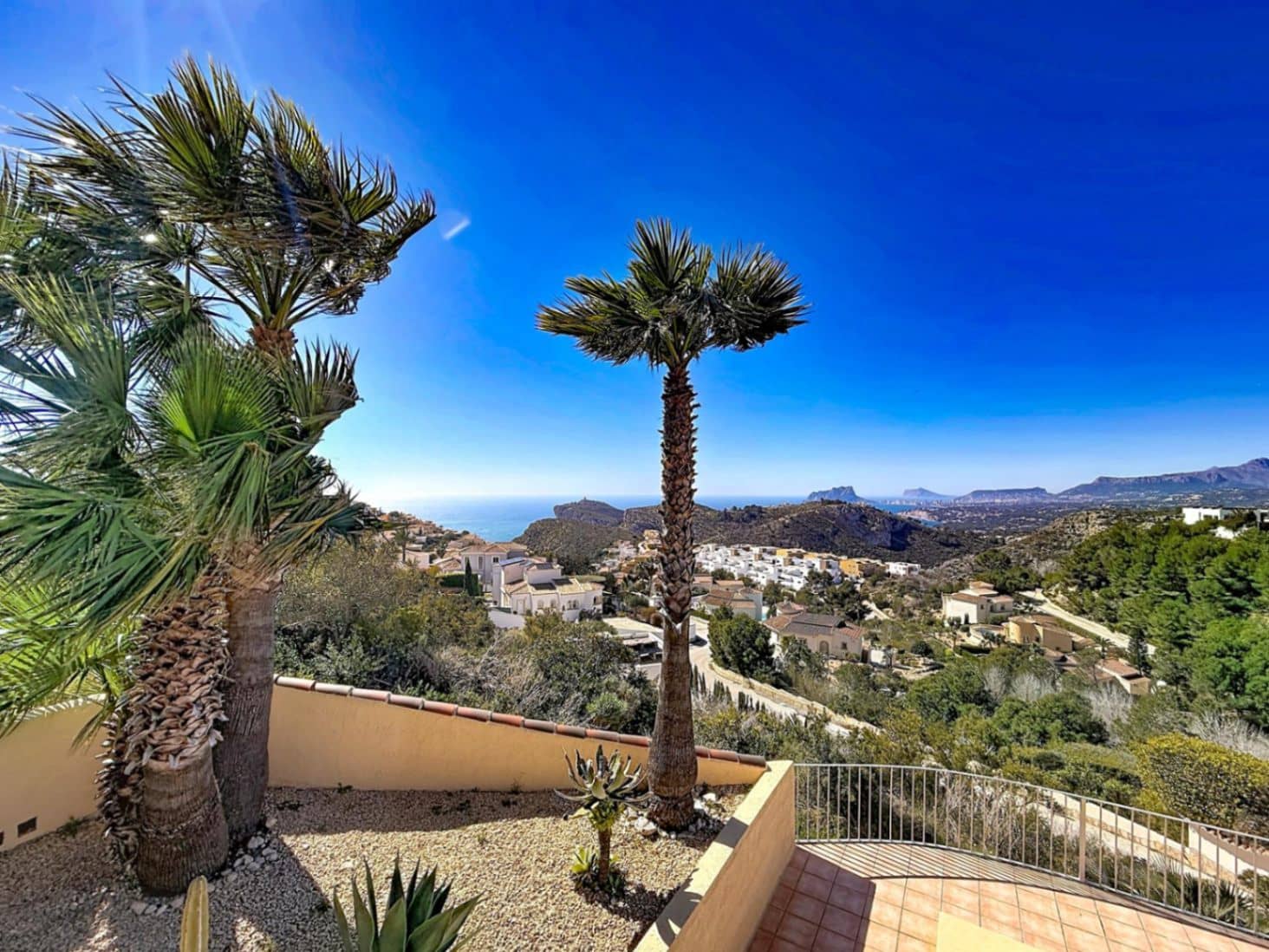 Chalet de 3 habitaciones en Benitachell / Benitatxell en venta con piscina - 745.000 € (Ref: 9428994)