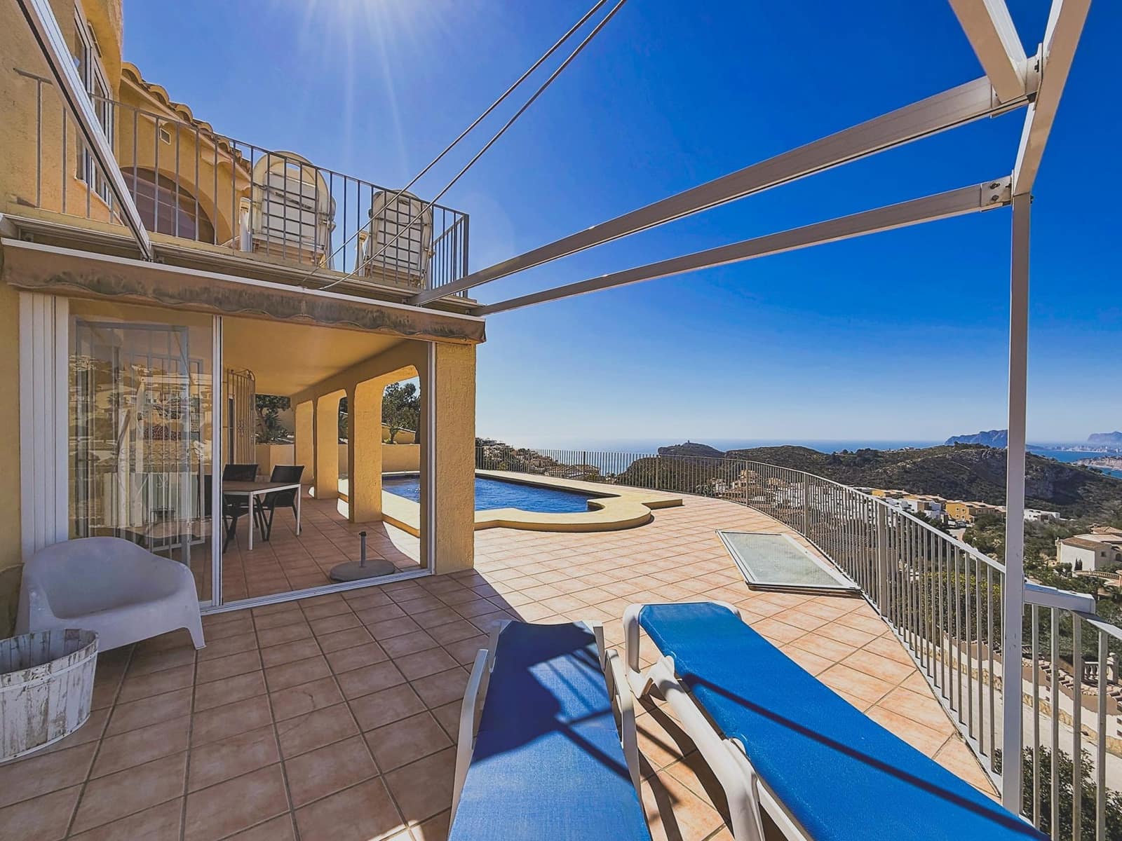 Chalet de 3 habitaciones en Benitachell / Benitatxell en venta con piscina - 745.000 € (Ref: 9428994)