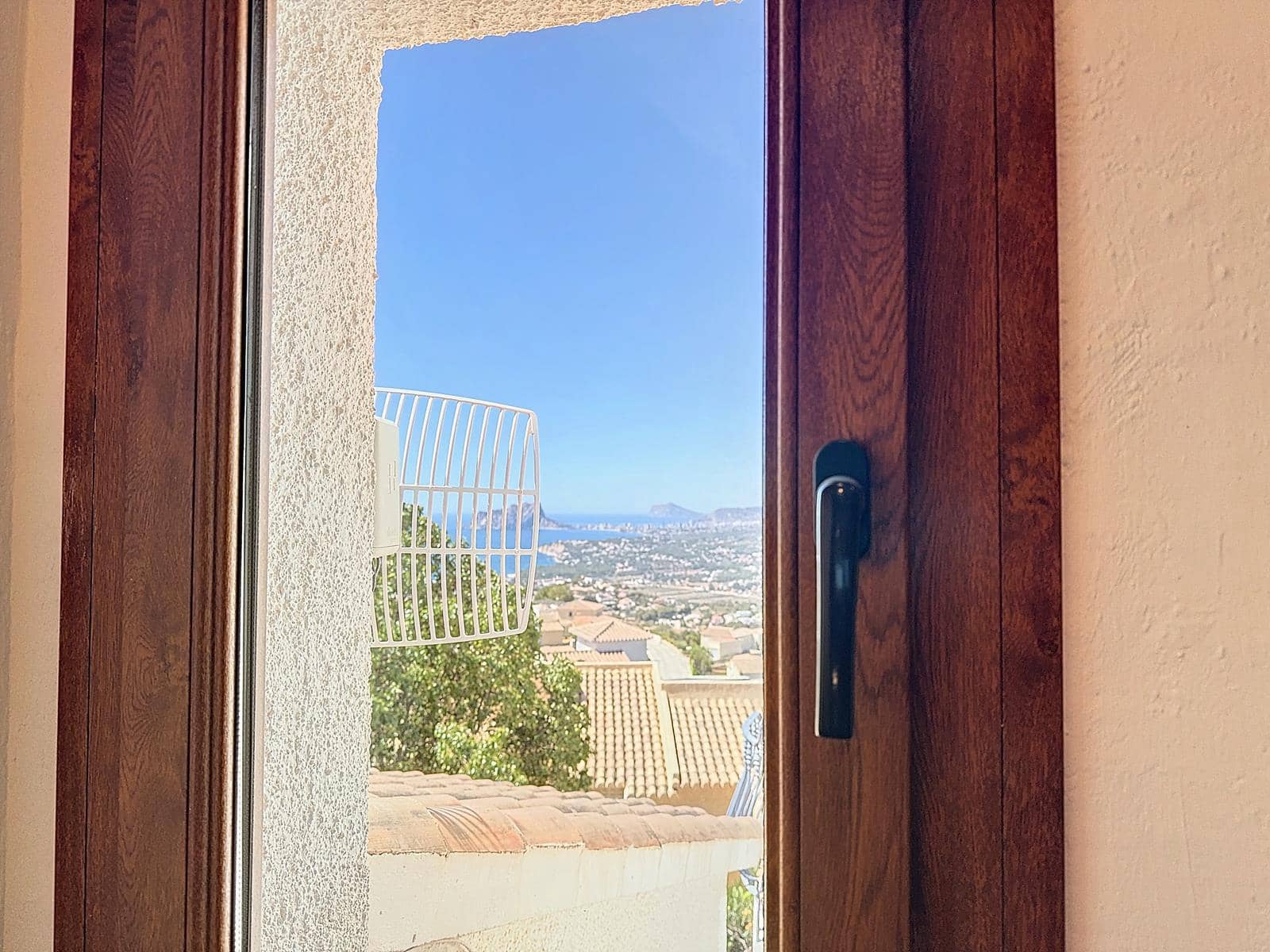 3 bedroom Villa for sale in Benitachell / Benitatxell with pool - € 850,000 (Ref: 9428995)