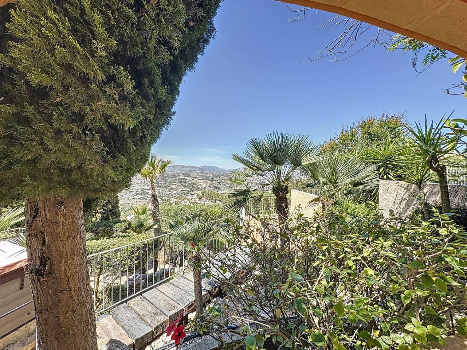 3 bedroom Villa for sale in Benitachell / Benitatxell with pool - € 850,000 (Ref: 9428995)