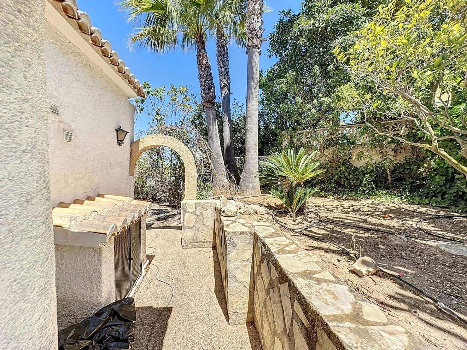 3 bedroom Villa for sale in Benitachell / Benitatxell with pool - € 850,000 (Ref: 9428995)