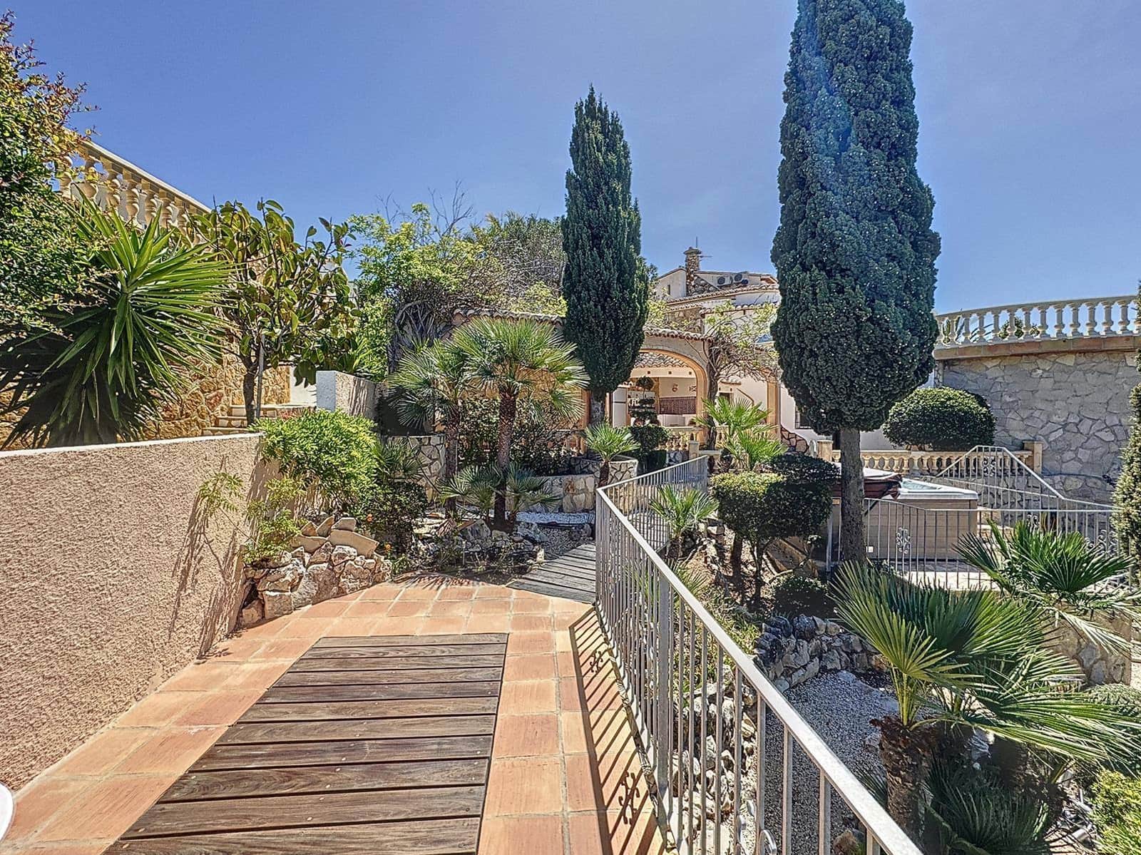 3 bedroom Villa for sale in Benitachell / Benitatxell with pool - € 850,000 (Ref: 9428995)