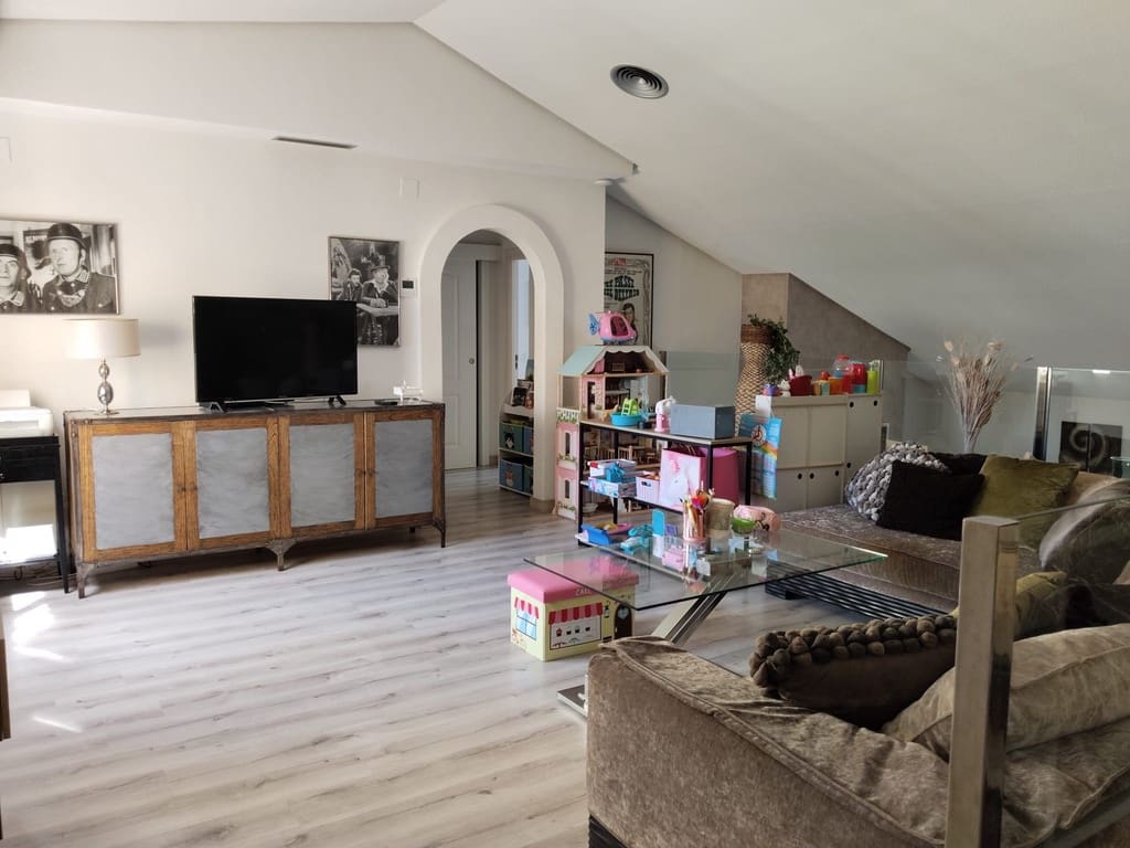 4 soveværelse Lejlighed til salg i Denia med swimmingpool garage - € 875.000 (Ref: 9438953)