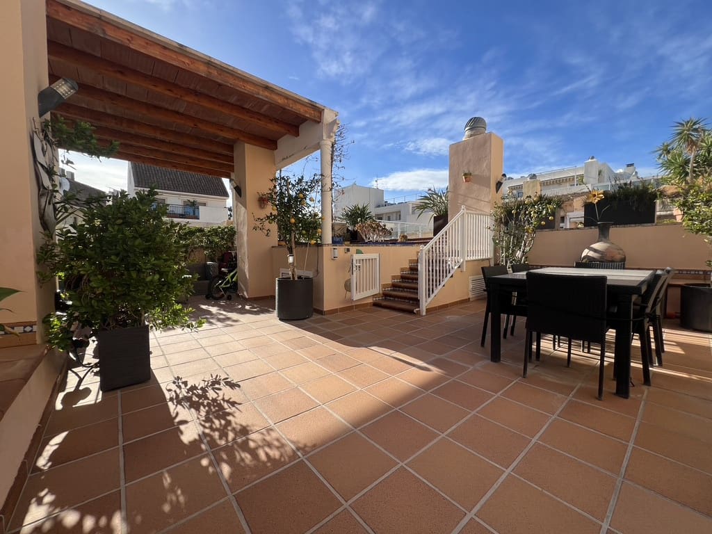 4 soveværelse Lejlighed til salg i Denia med swimmingpool garage - € 875.000 (Ref: 9438953)