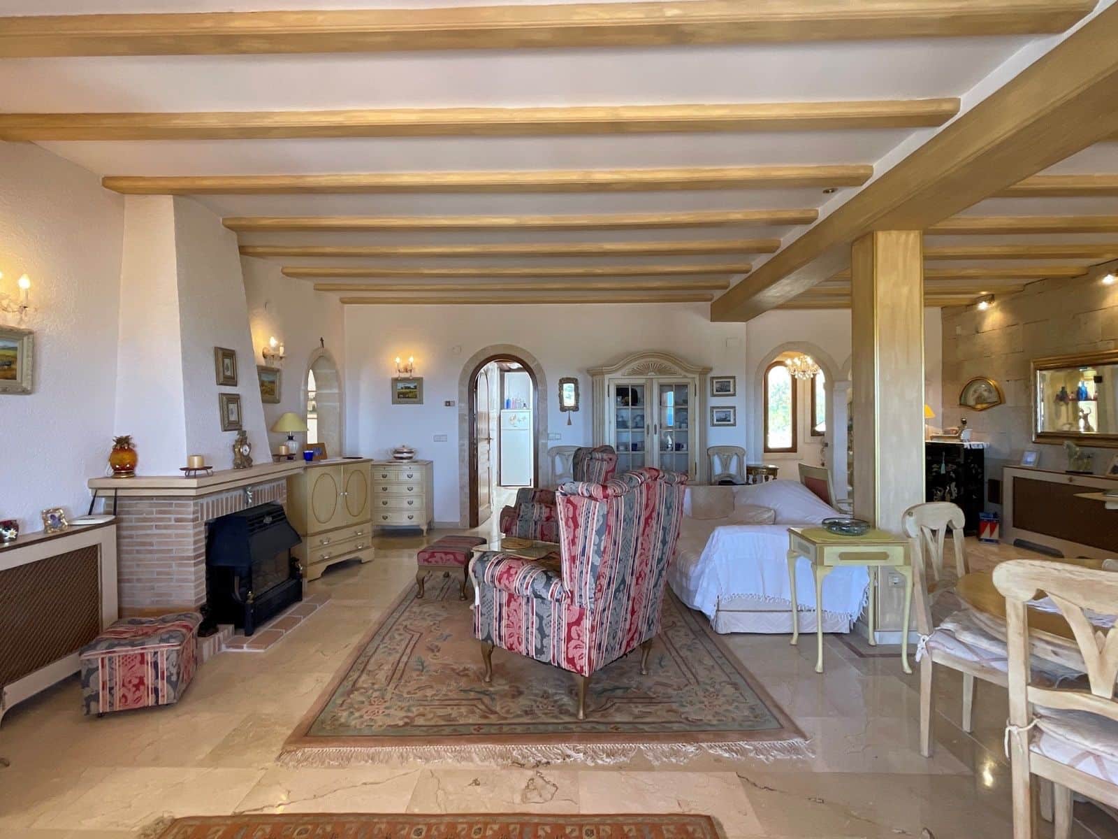 4 bedroom Villa for sale in Moraira with pool - € 899,000 (Ref: 9493854)