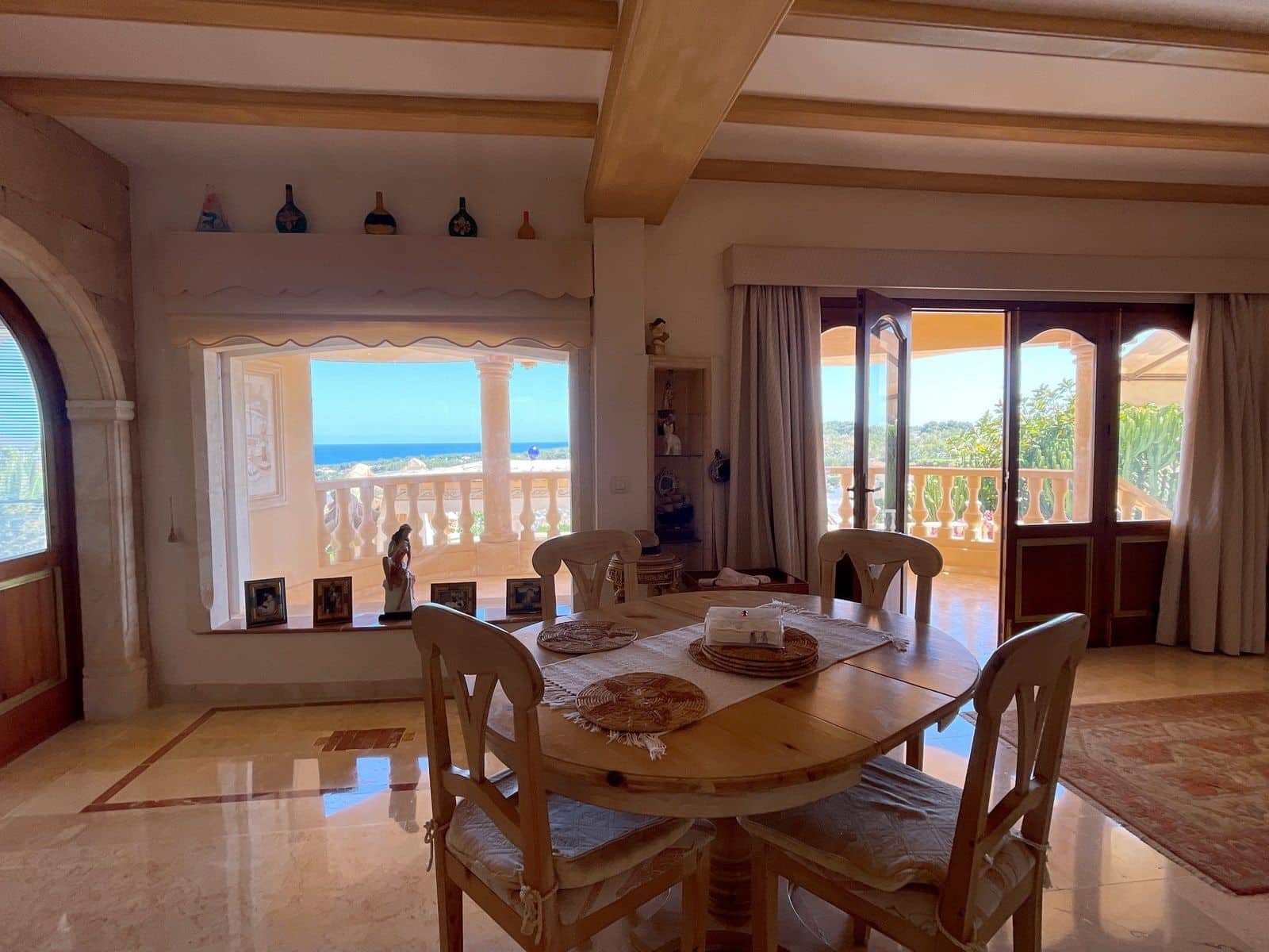 4 bedroom Villa for sale in Moraira with pool - € 899,000 (Ref: 9493854)