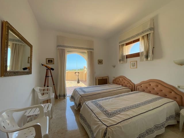 4 soveværelse Villa til salg i Moraira, Teulada-Moraira med swimmingpool - € 899.000 (Ref: 9493854)