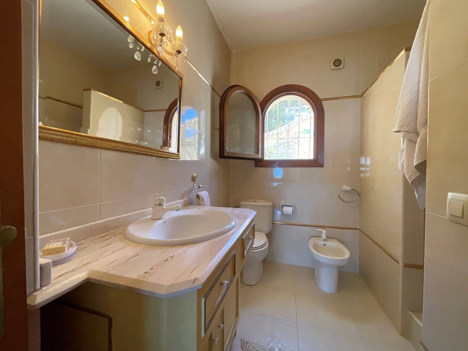 4 bedroom Villa for sale in Moraira with pool - € 899,000 (Ref: 9493854)