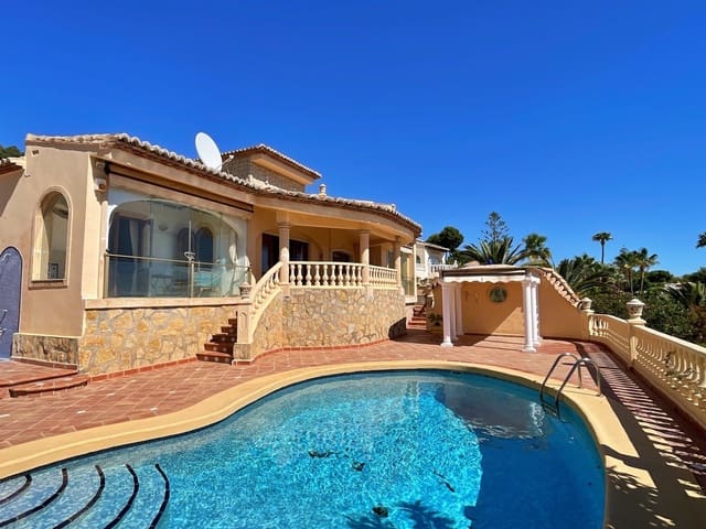 4 soveværelse Villa til salg i Moraira, Teulada-Moraira med swimmingpool - € 899.000 (Ref: 9493854)