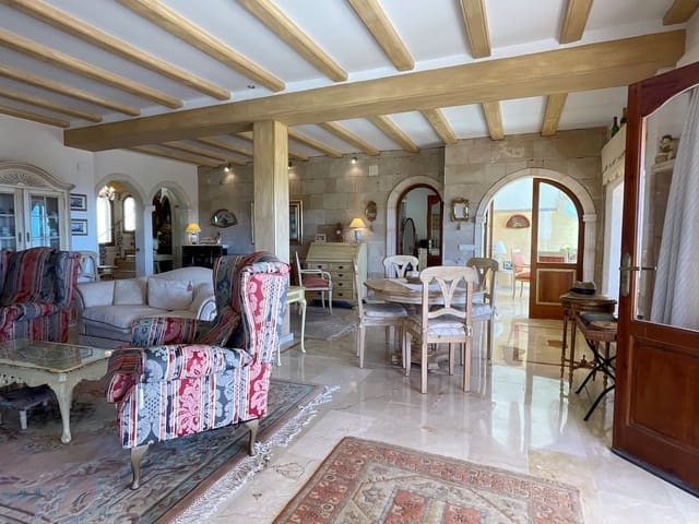 4 soveværelse Villa til salg i Moraira, Teulada-Moraira med swimmingpool - € 899.000 (Ref: 9493854)