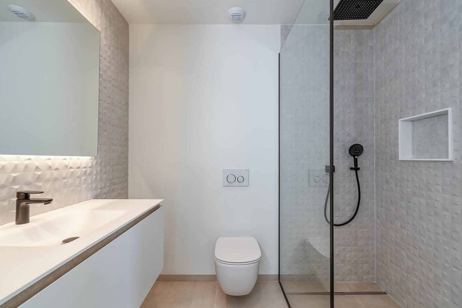 2 makuuhuone Huoneisto myytävänä paikassa Alicante kaupunki - 925 000 € (Ref: 9506453)