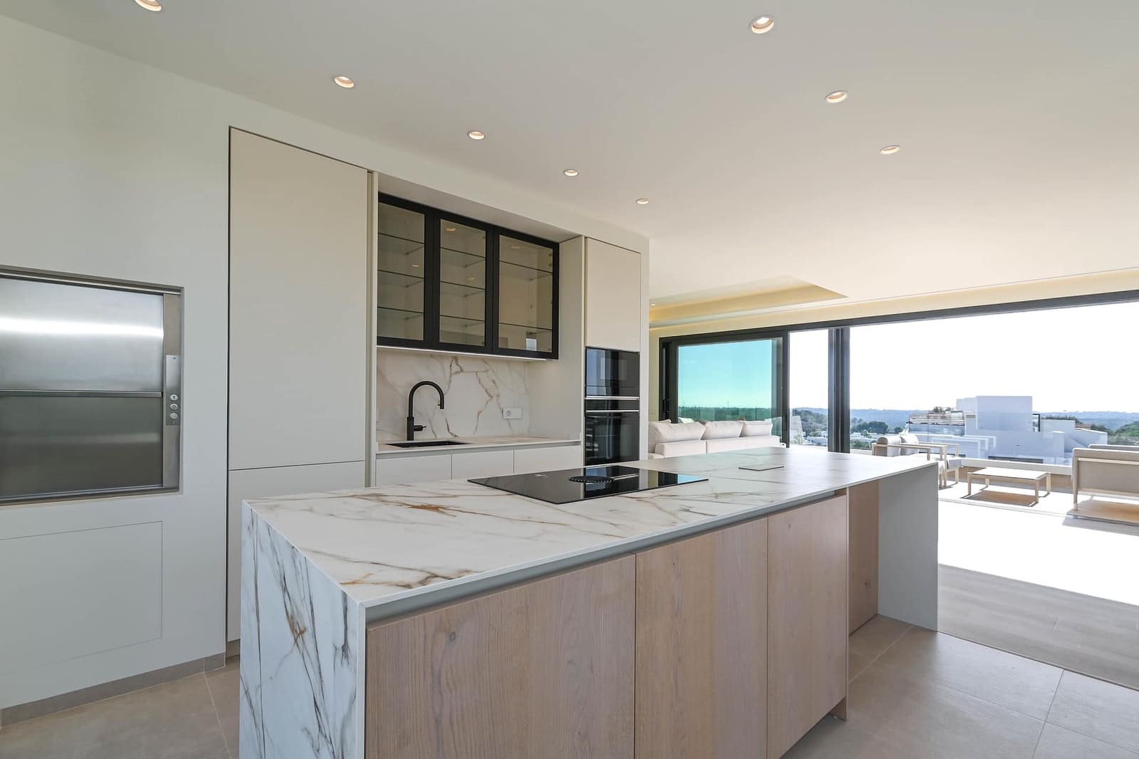 2 makuuhuone Huoneisto myytävänä paikassa Alicante kaupunki - 925 000 € (Ref: 9506453)