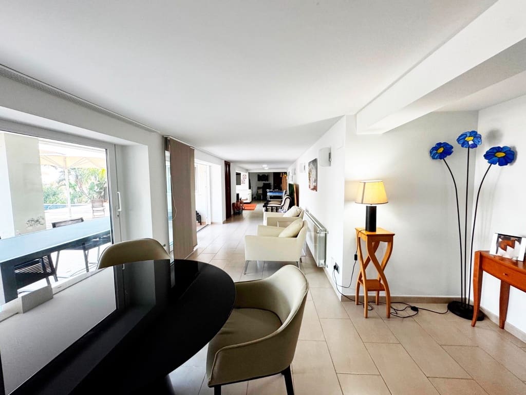 4 slaapkamer Villa te koop in Denia met zwembad garage - € 1.395.000 (Ref: 9542034)