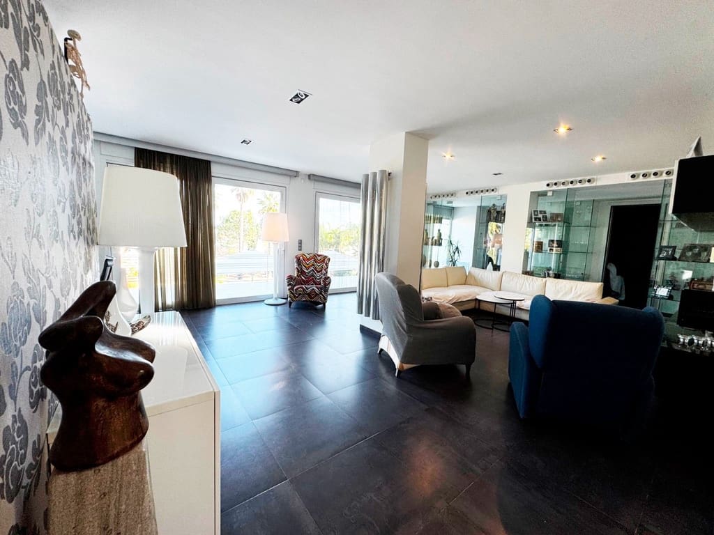 4 slaapkamer Villa te koop in Denia met zwembad garage - € 1.395.000 (Ref: 9542034)