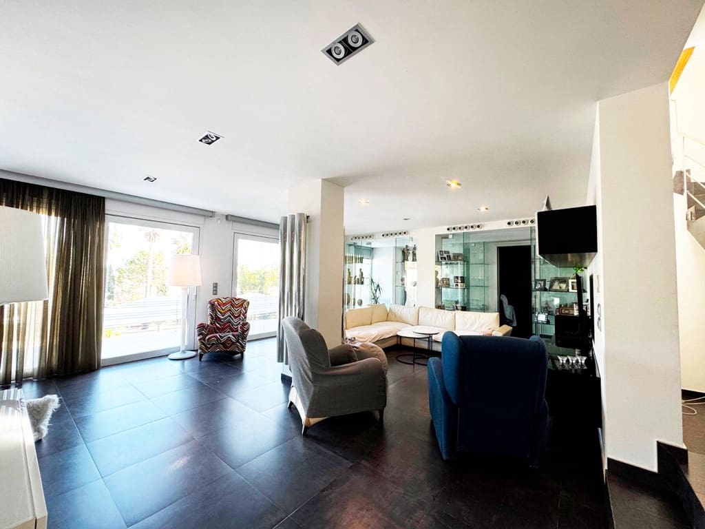 4 slaapkamer Villa te koop in Denia met zwembad garage - € 1.395.000 (Ref: 9542034)