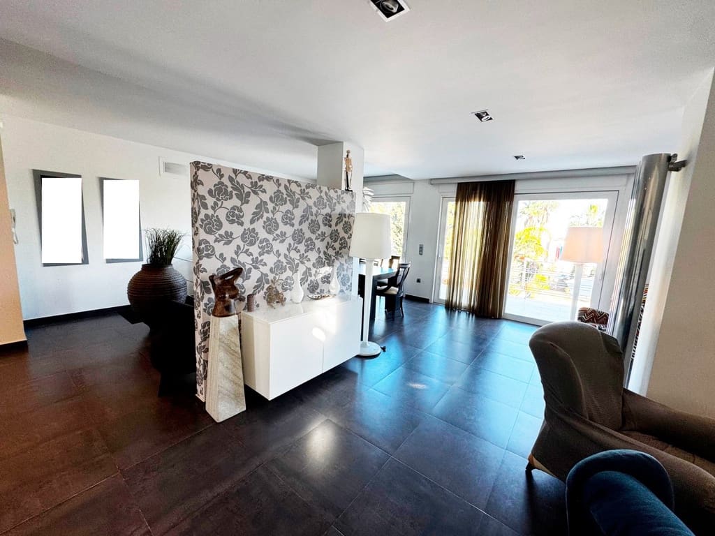 4 slaapkamer Villa te koop in Denia met zwembad garage - € 1.395.000 (Ref: 9542034)